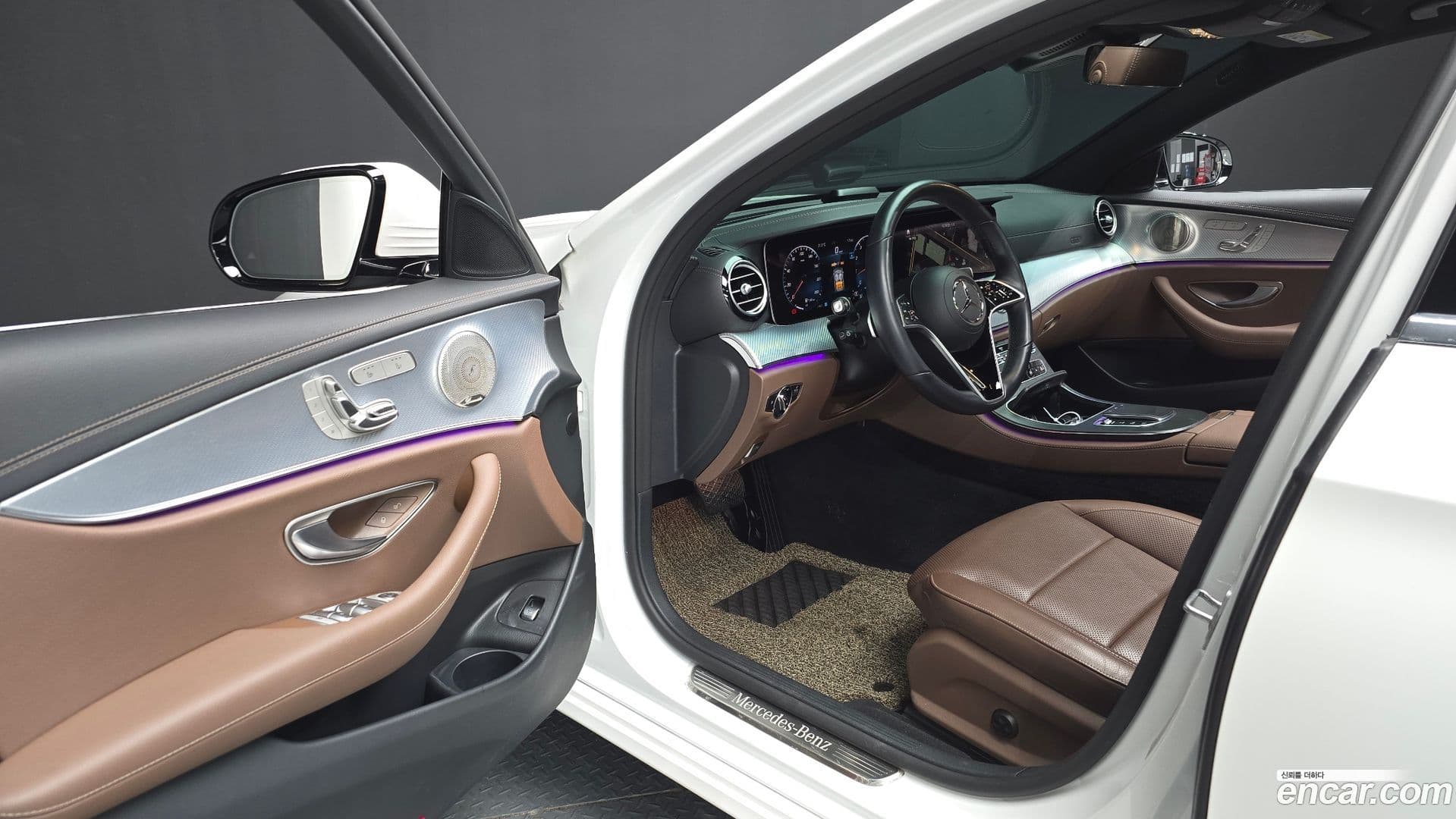 Main__Slider__Photo:E-Class Mercedes-Benz 2021.7-9