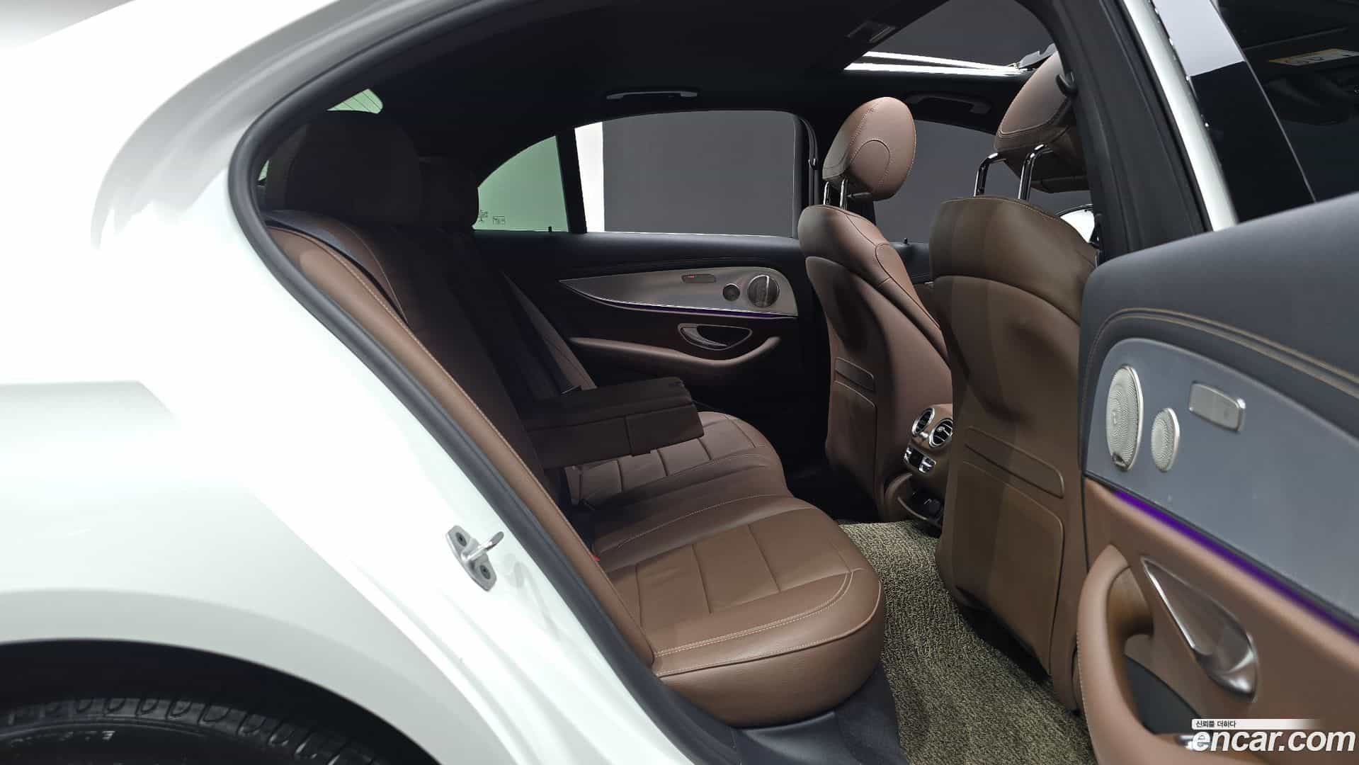 E-Class Mercedes-Benz 2021.7-OPTION-015