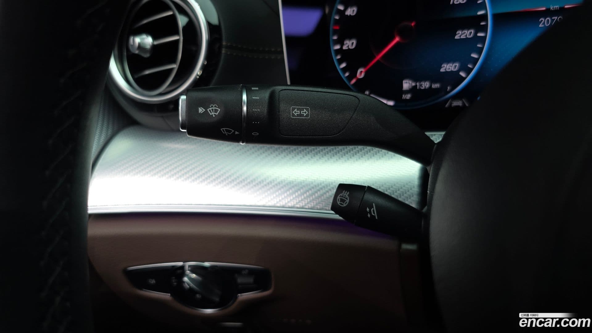 Main__Slider__Photo:E-Class Mercedes-Benz 2021.7-17