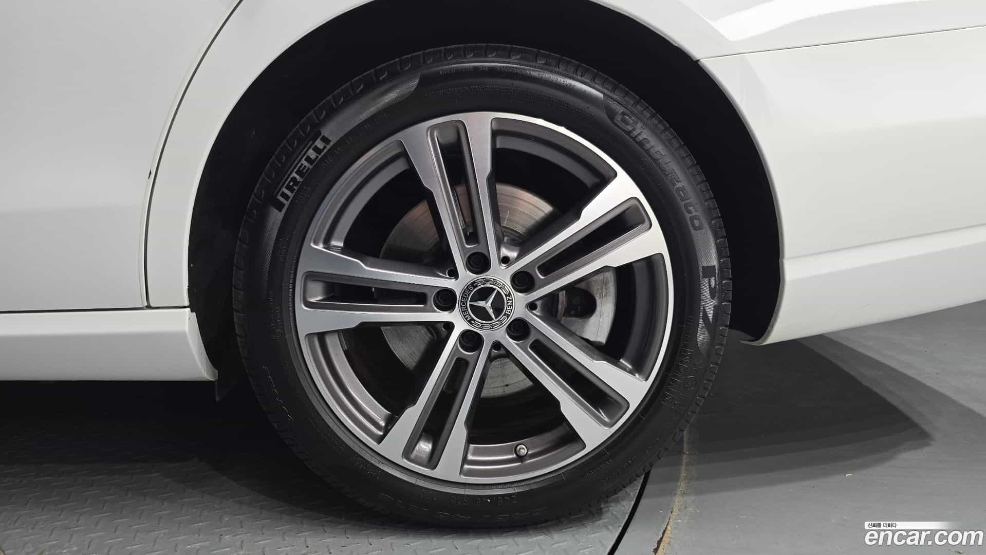 E-Class Mercedes-Benz 2021.7-OUTER-031