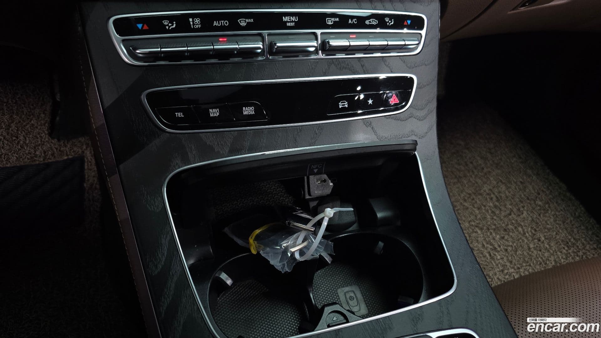 Main__Slider__Photo:E-Class Mercedes-Benz 2021.7-26