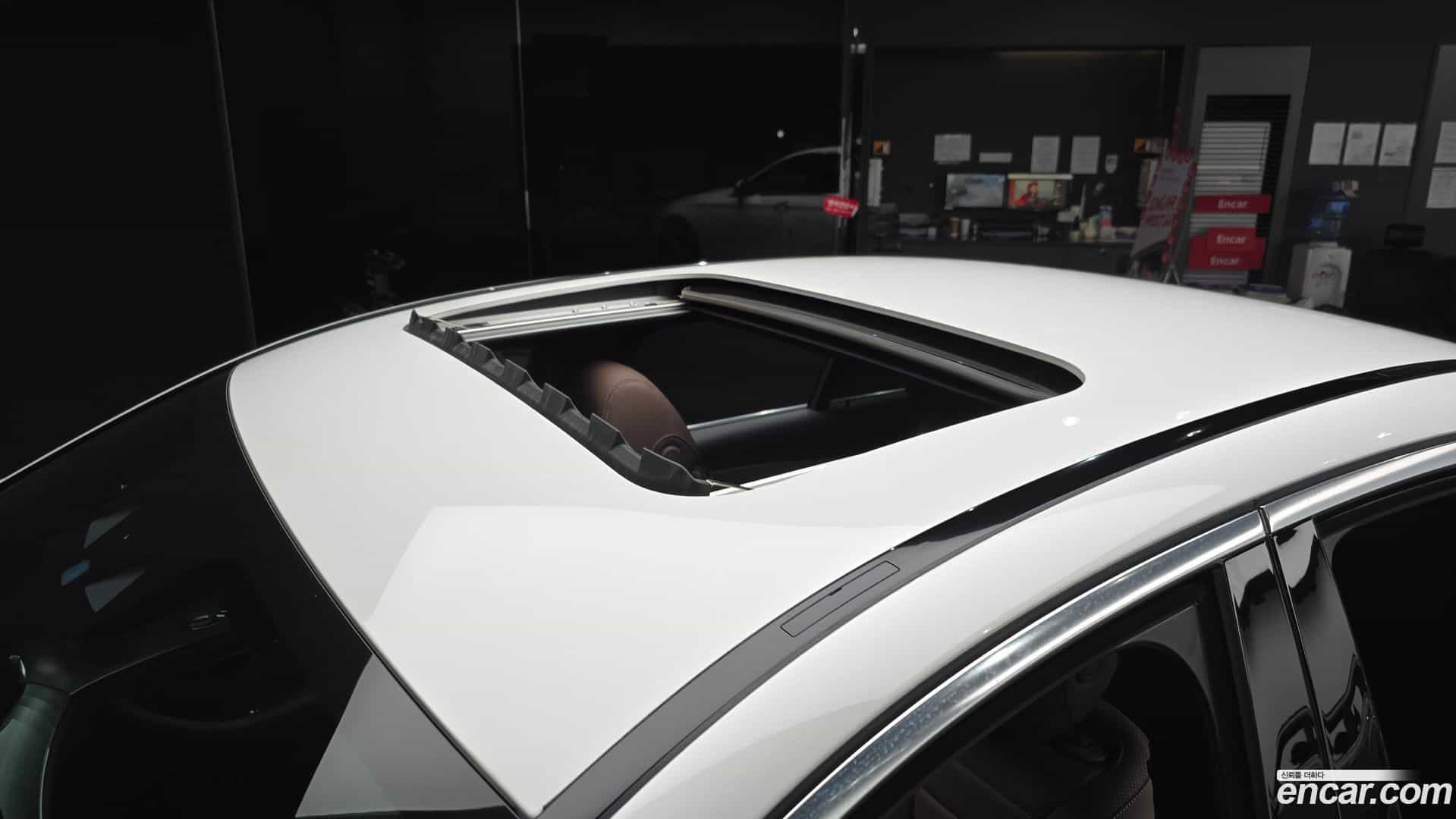 E-Class Mercedes-Benz 2021.7-OPTION-044
