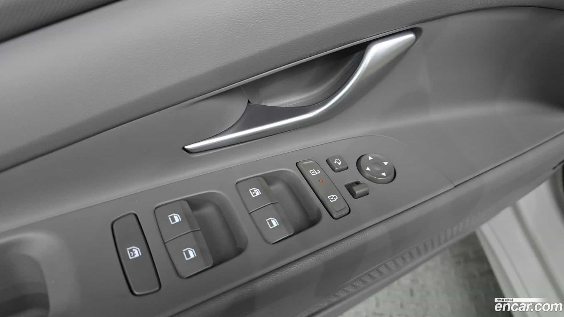 AVANTE Hyundai 2023.9-OPTION-042