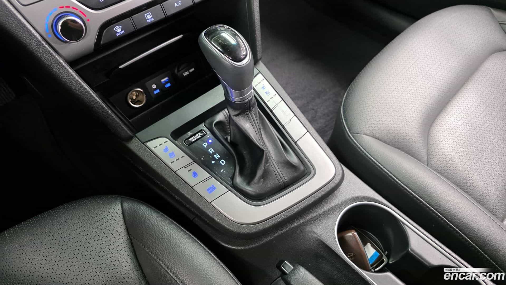 AVANTE Hyundai 2017.8-INNER-009