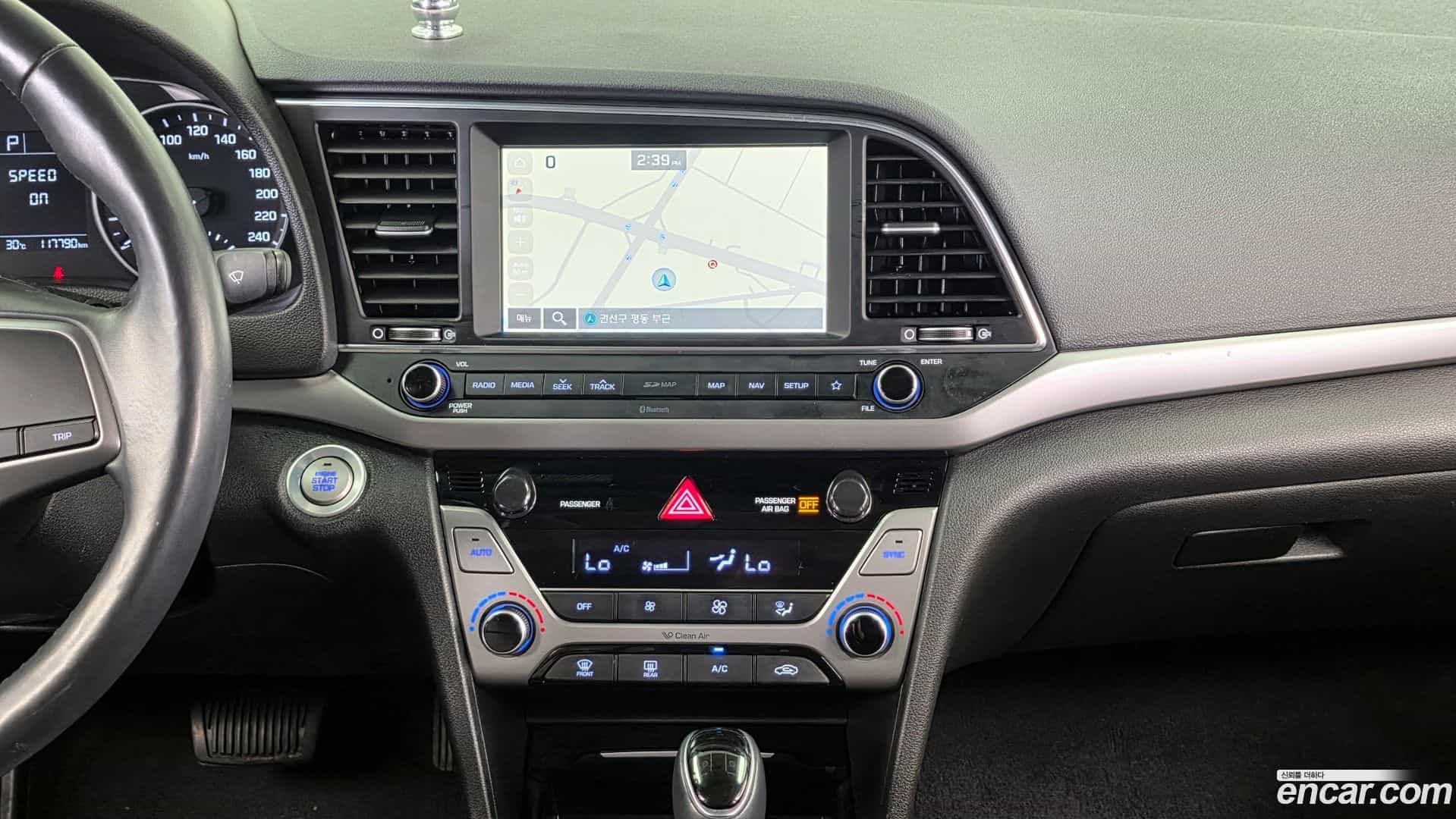 AVANTE Hyundai 2017.8-OPTION-018