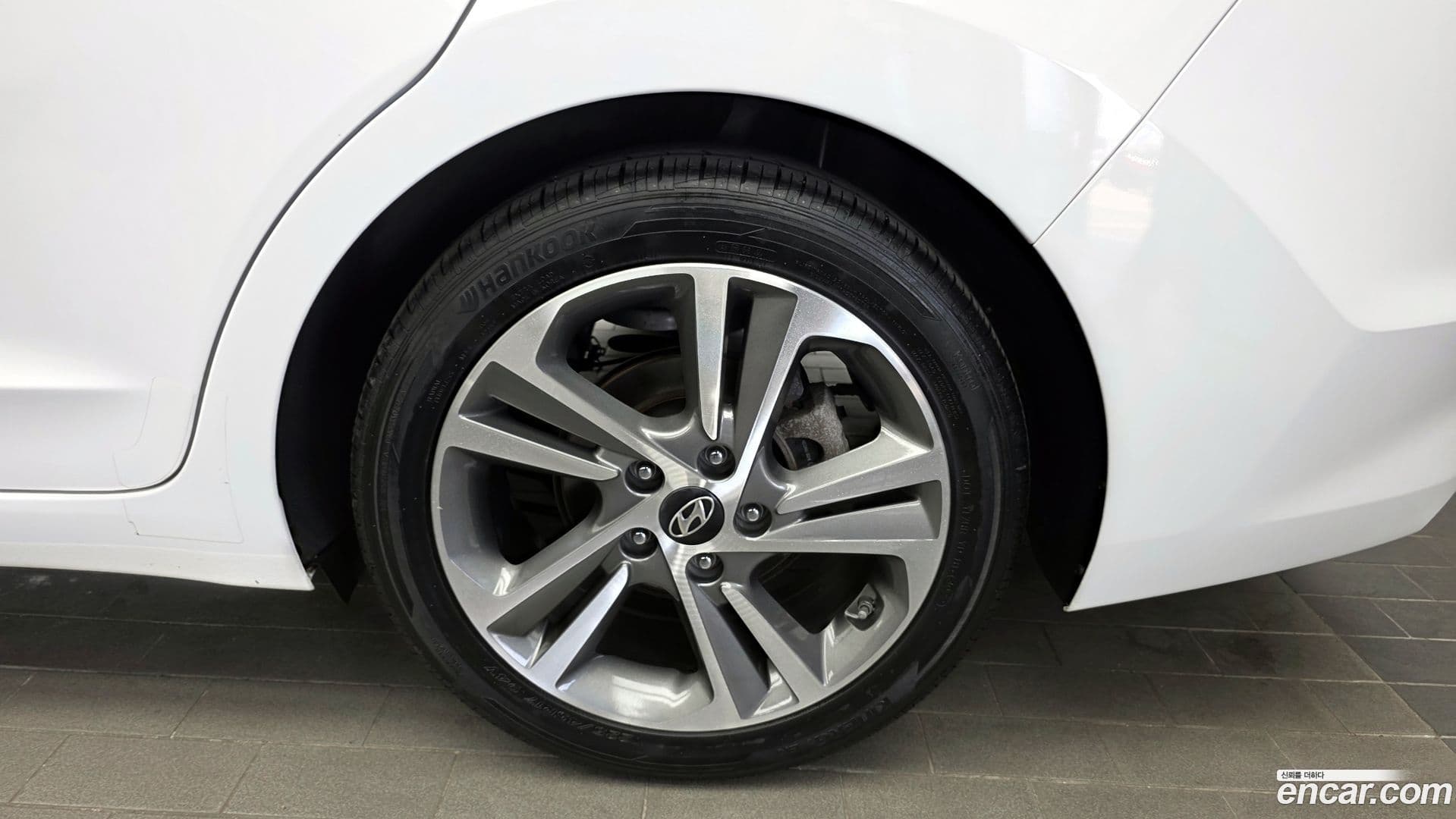 Main__Slider__Photo:AVANTE Hyundai 2017.8-20