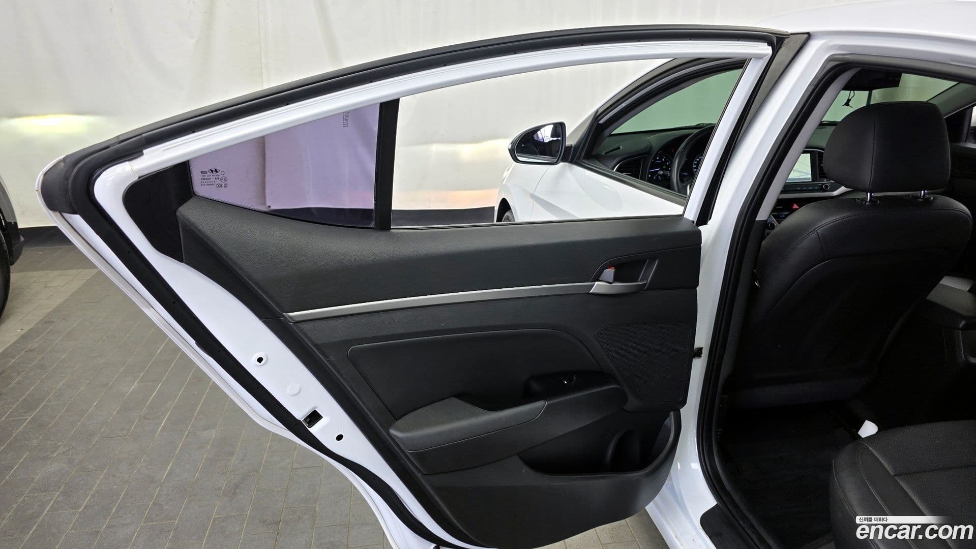 Main__Slider__Photo:AVANTE Hyundai 2017.8-24