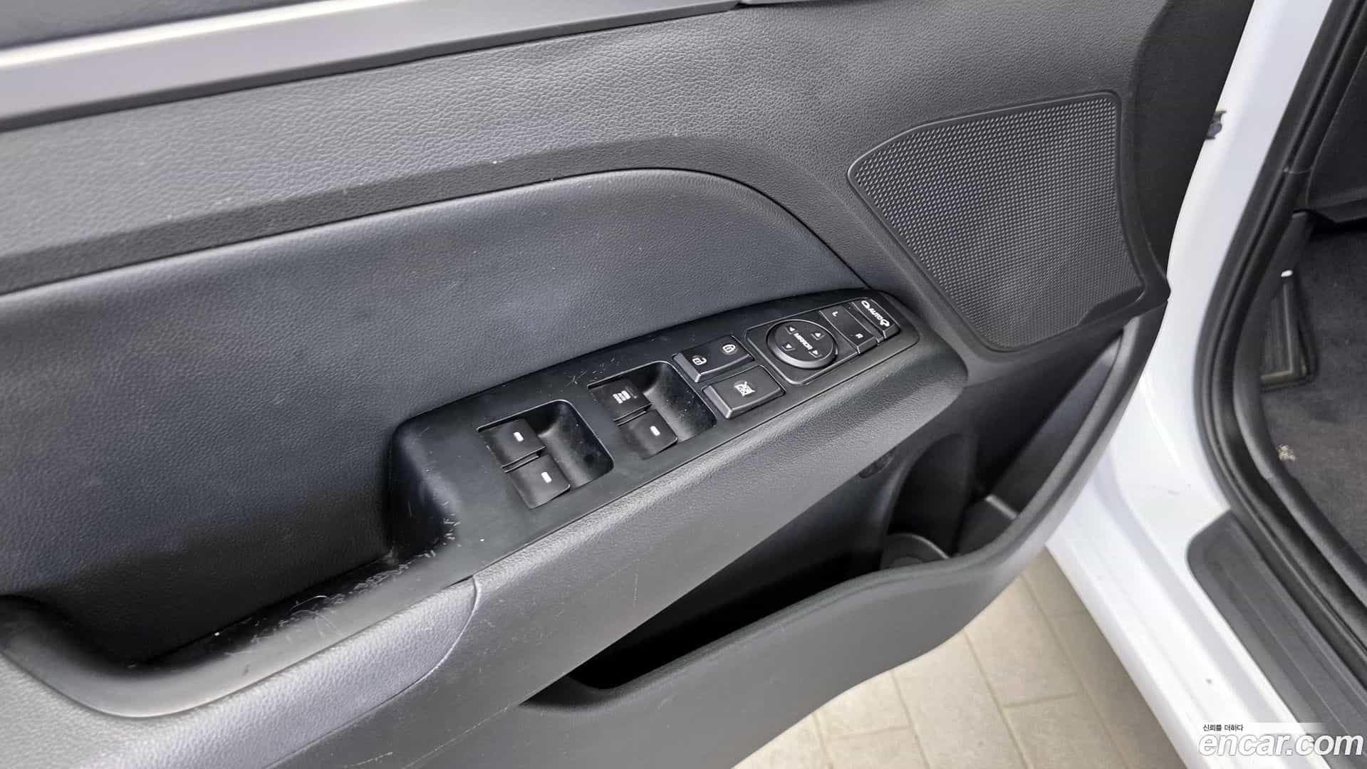 AVANTE Hyundai 2017.8-OPTION-040