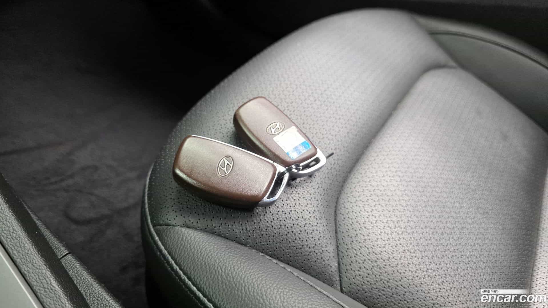 AVANTE Hyundai 2017.8-OPTION-041