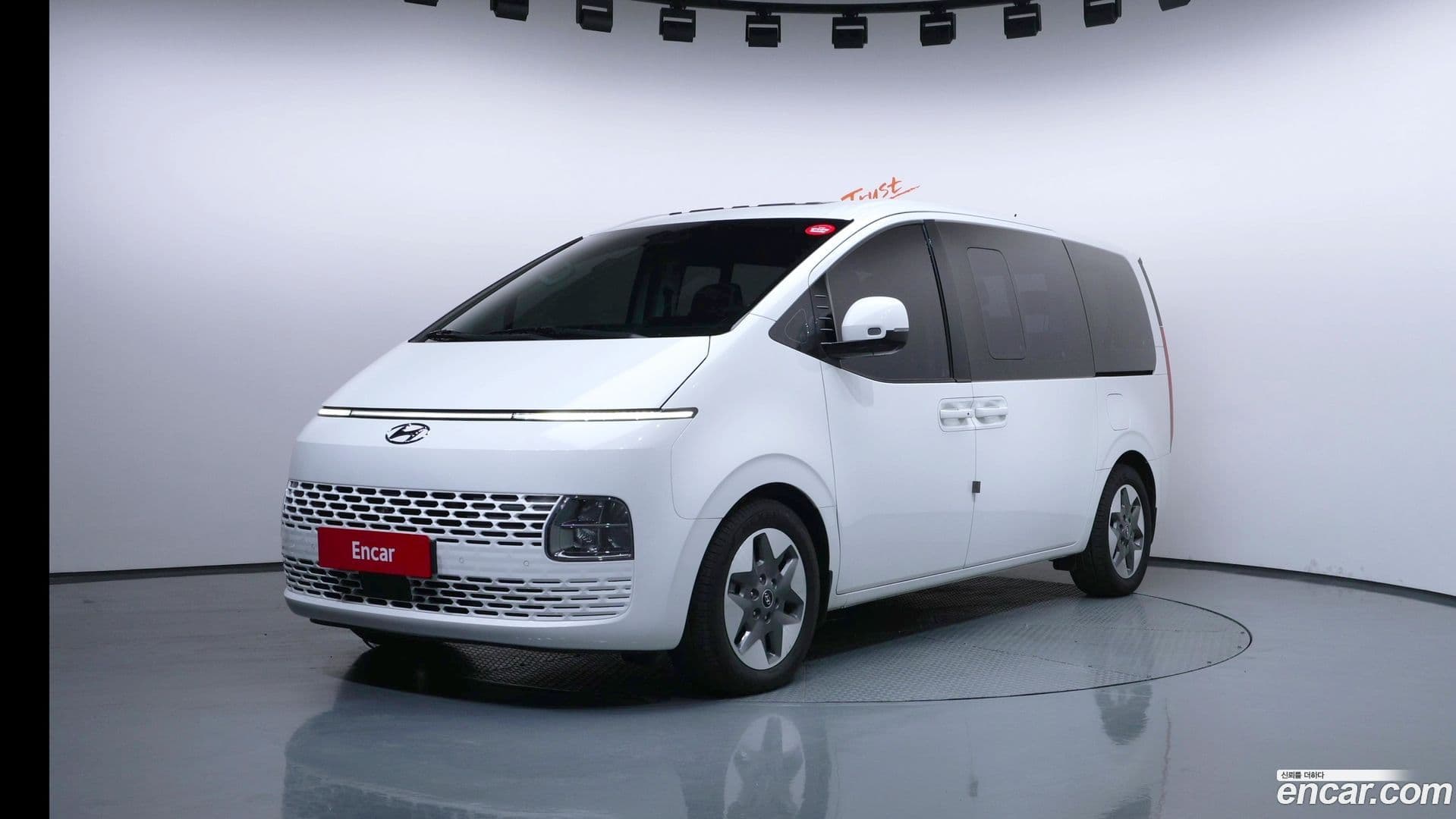 Main__Slider__Photo:Staria Hyundai 2023.10-0