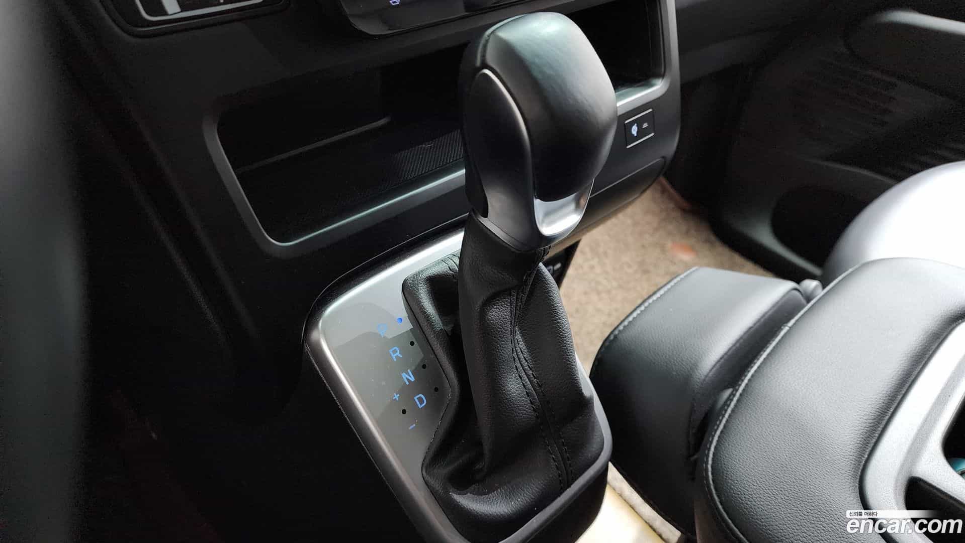 Staria Hyundai 2023.10-INNER-009
