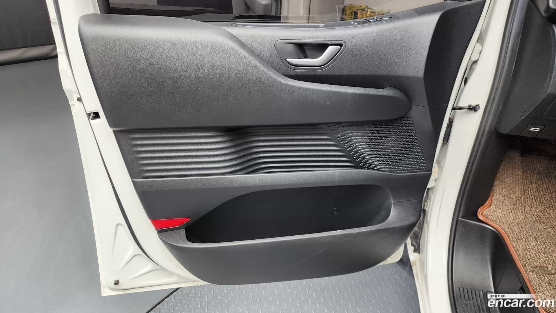 Staria Hyundai 2023.10-INNER-034