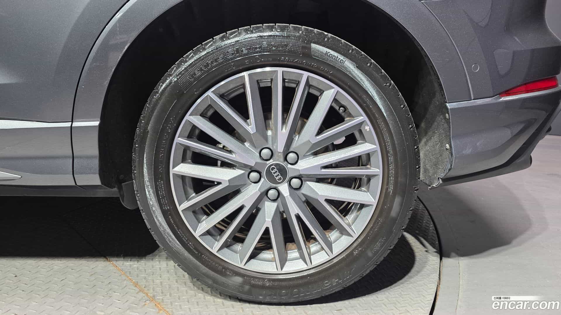 Q3 Audi 2023.3-OUTER-031