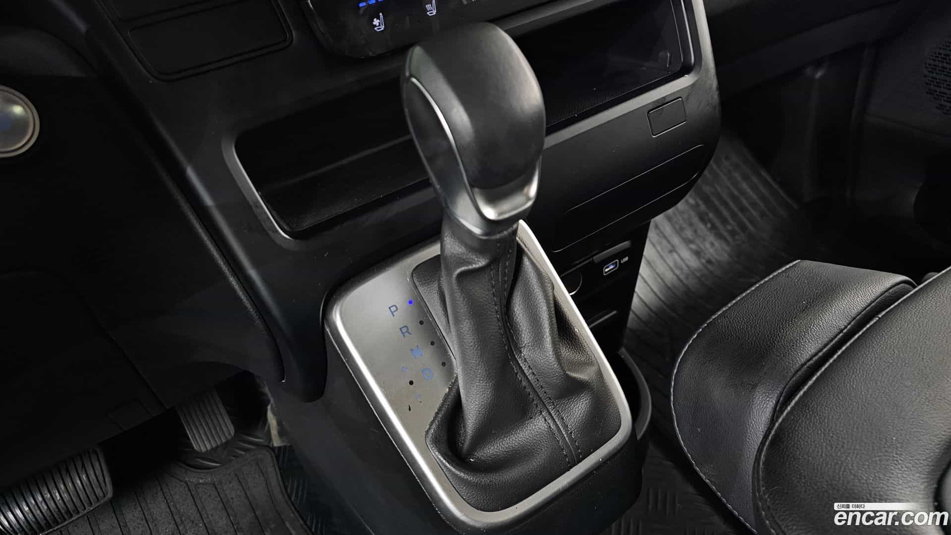 Staria Hyundai 2023.10-INNER-009