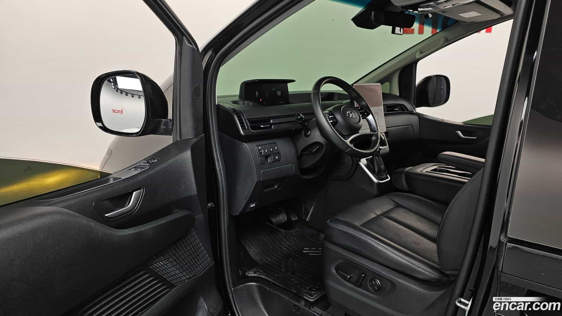 Staria Hyundai 2023.10-INNER-010