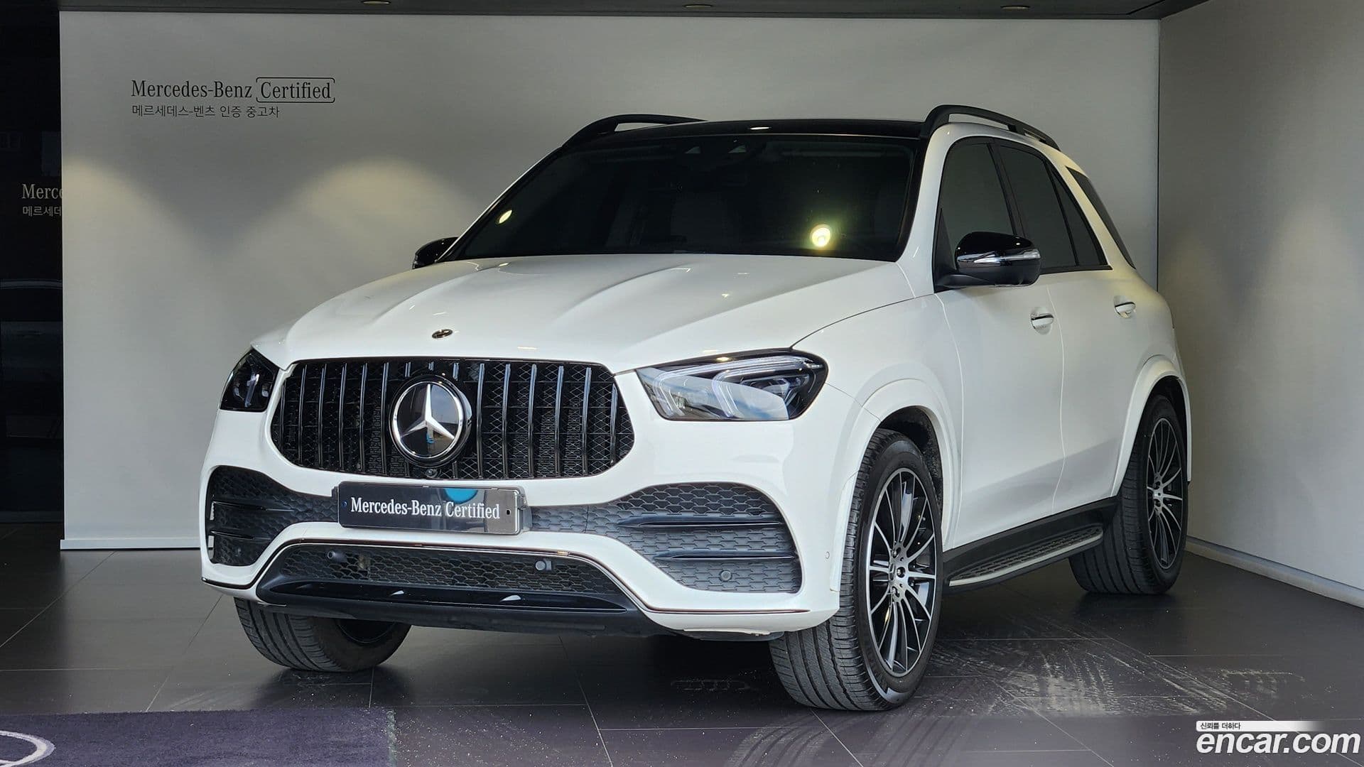 Main__Slider__Photo:GLE-Class Mercedes-Benz 2022.9-0