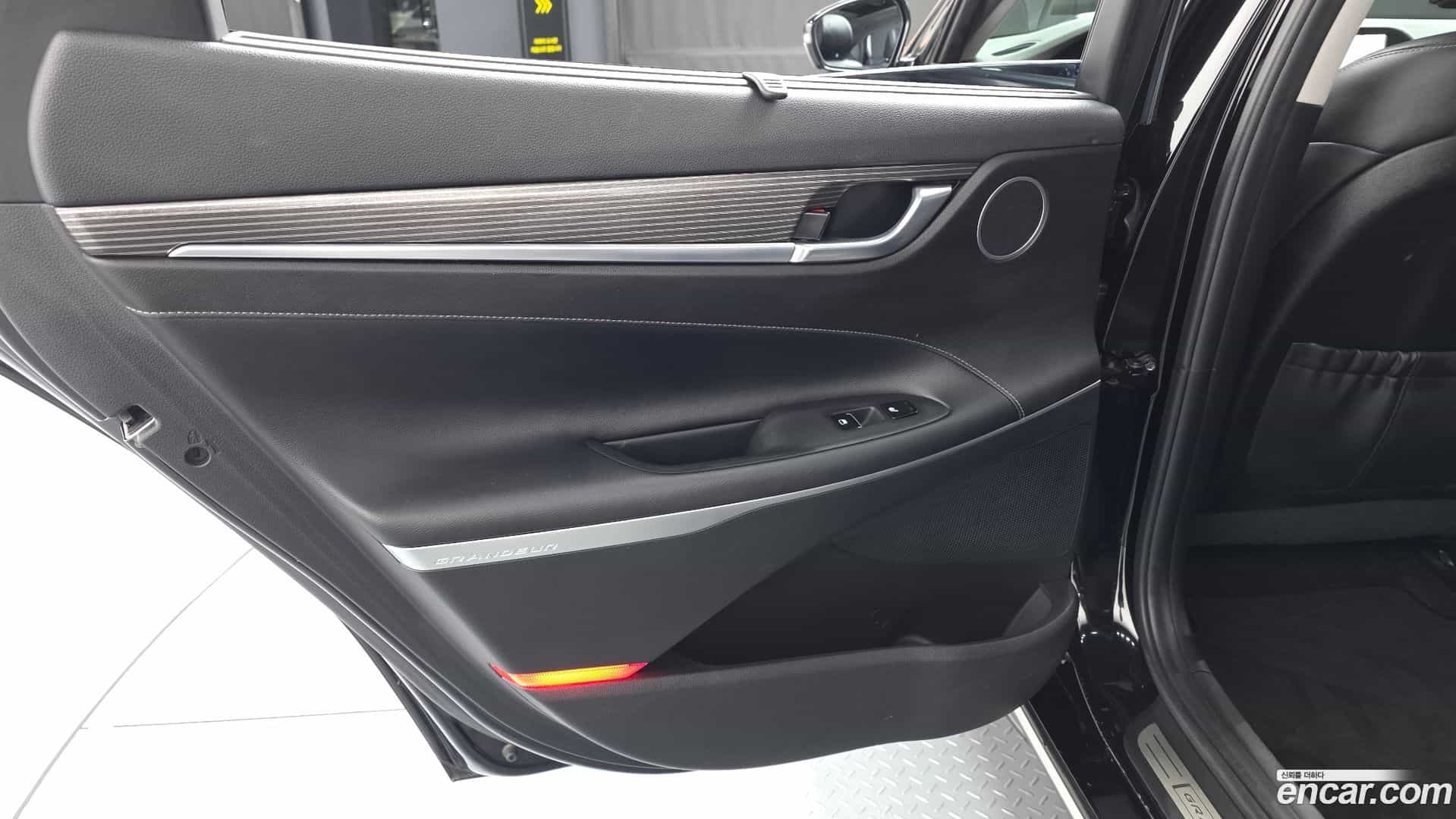 Grandeur Hyundai 2018.0-INNER-035