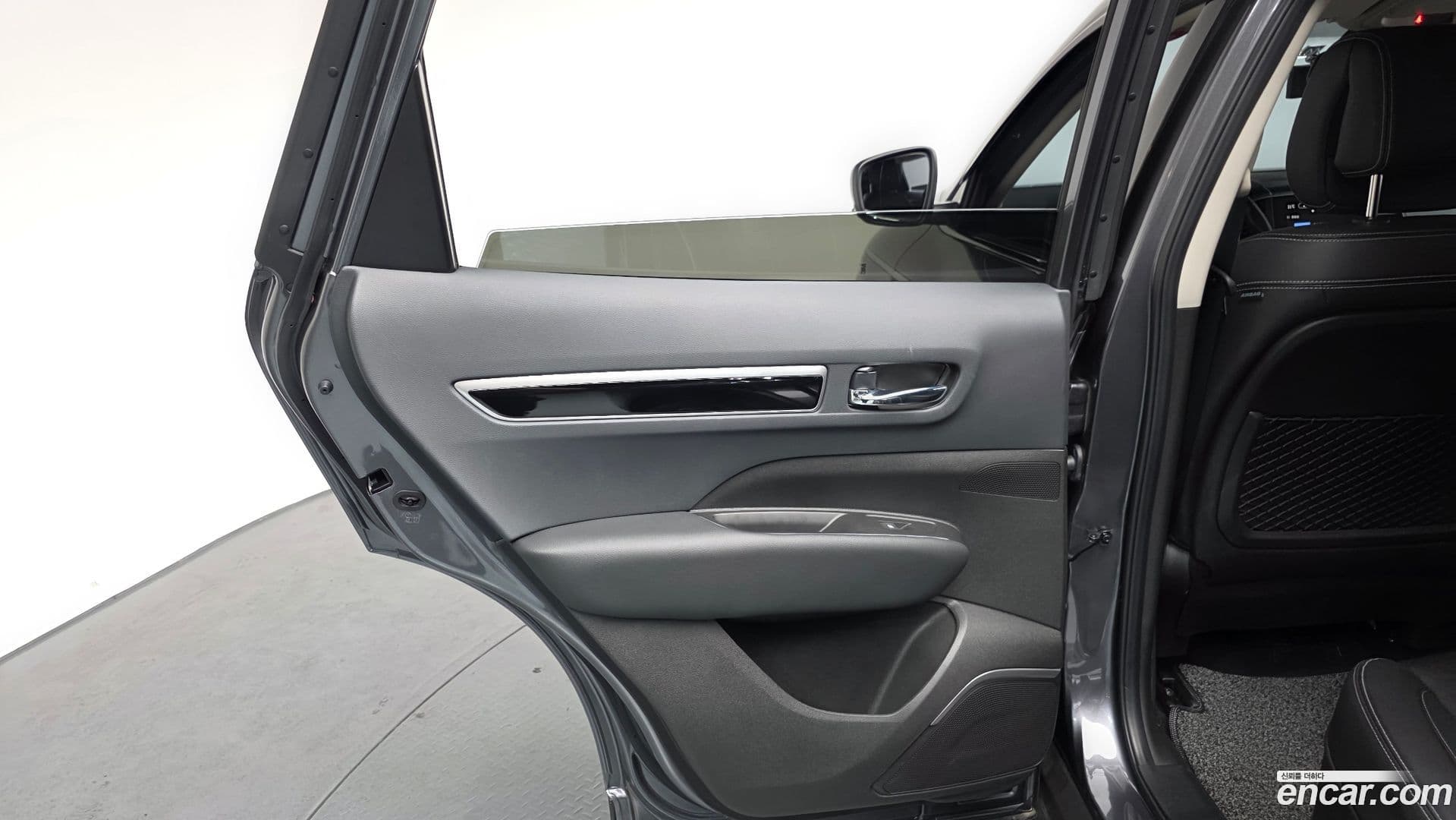 Main__Slider__Photo:QM6 Renault Korea 2024.9-24