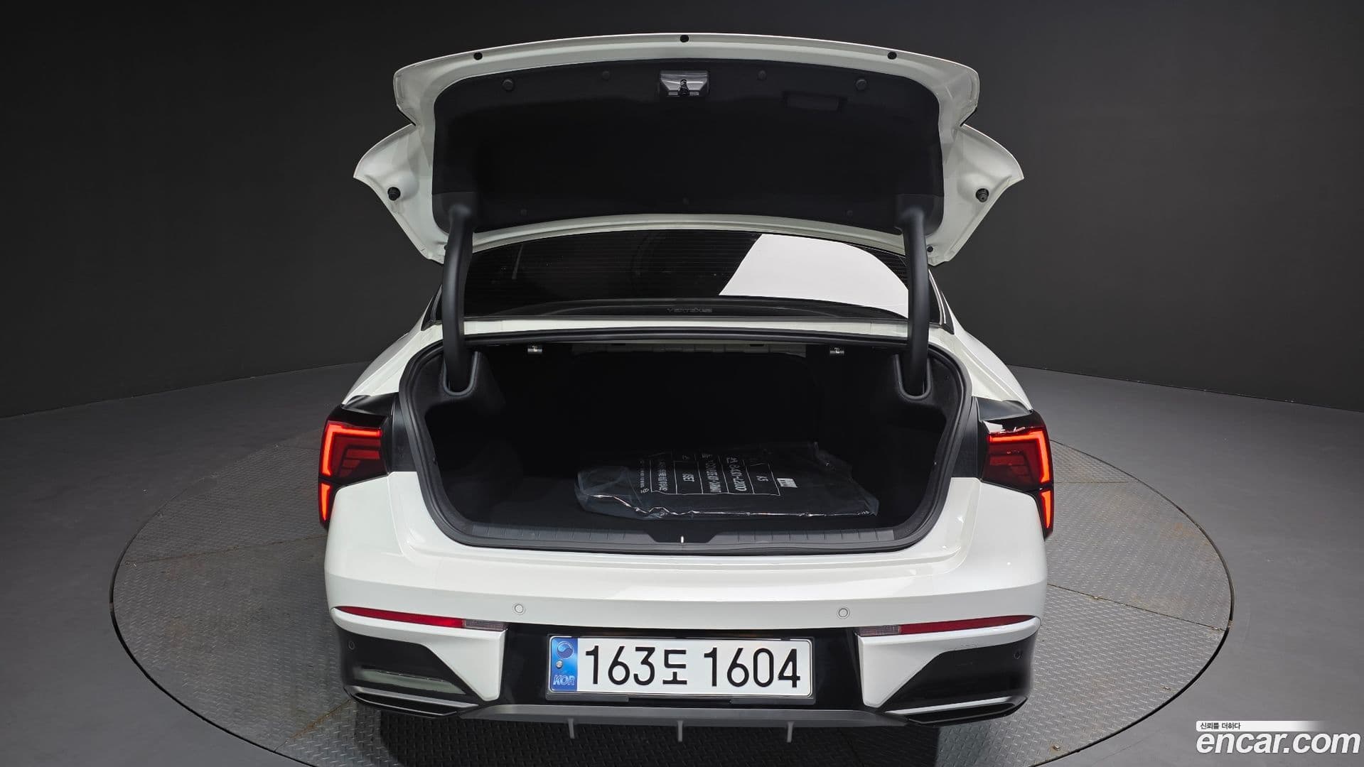 Main__Slider__Photo:K5 Kia 2024.2-18