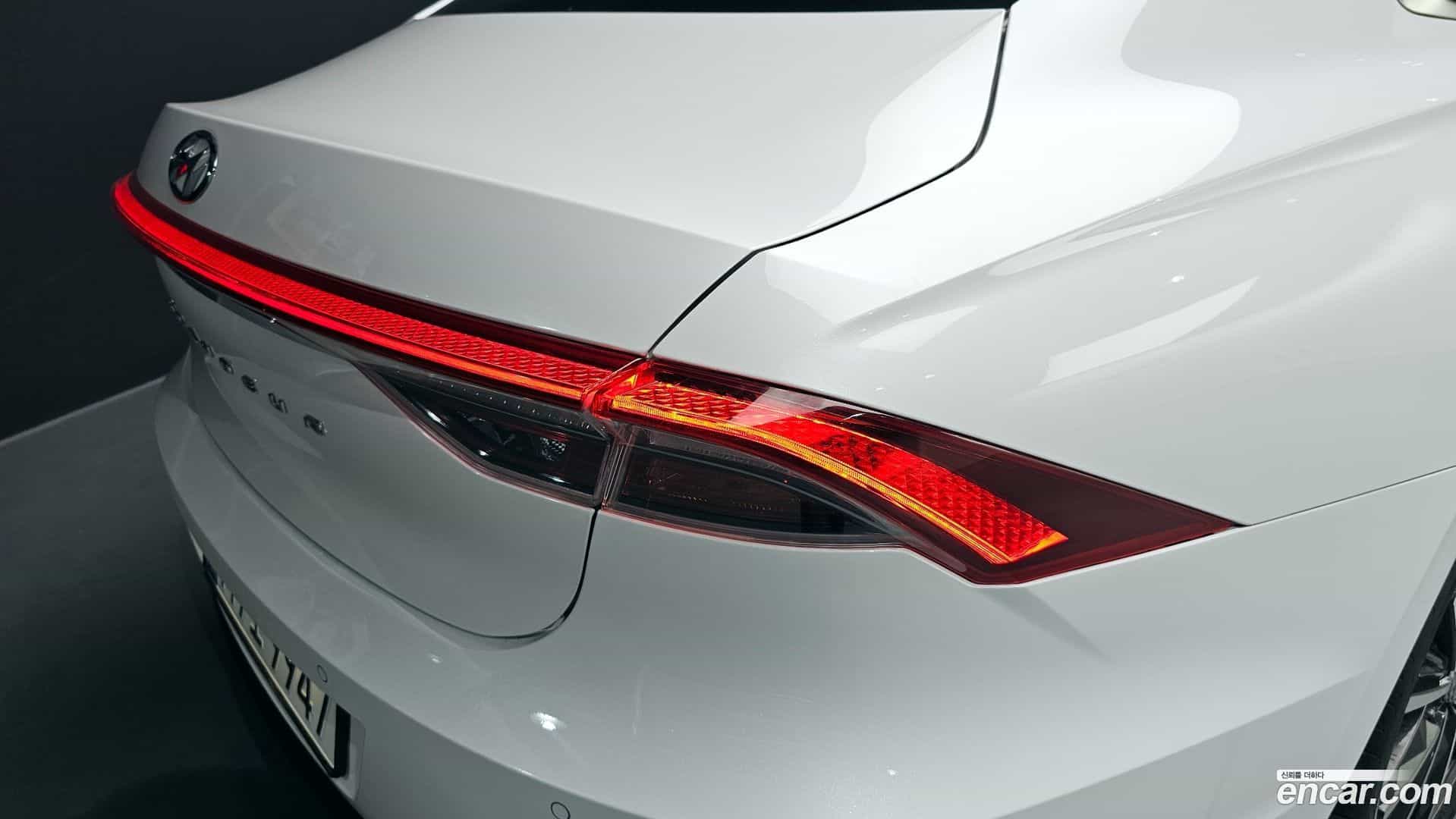 Grandeur Hyundai 2022.3-OUTER-033