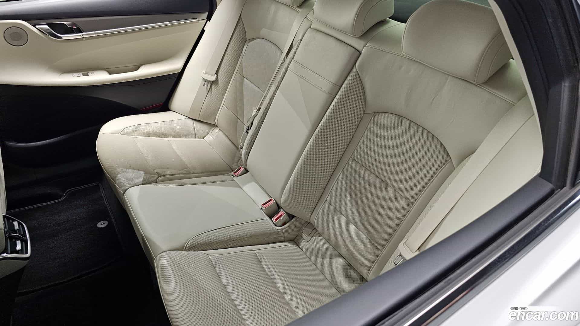 Grandeur Hyundai 2022.3-OPTION-043