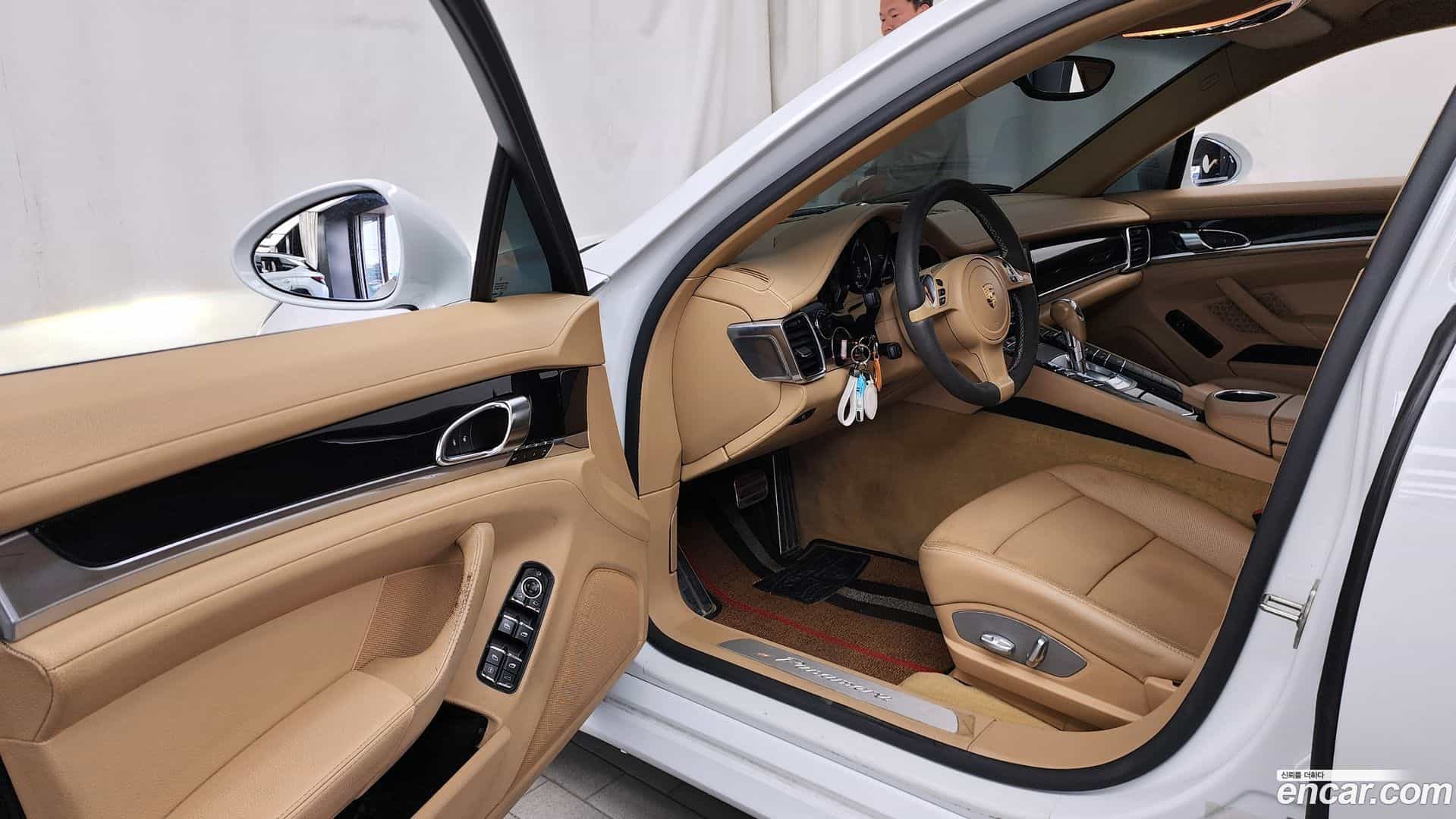 Panamera Porsche 2013.10-INNER-010