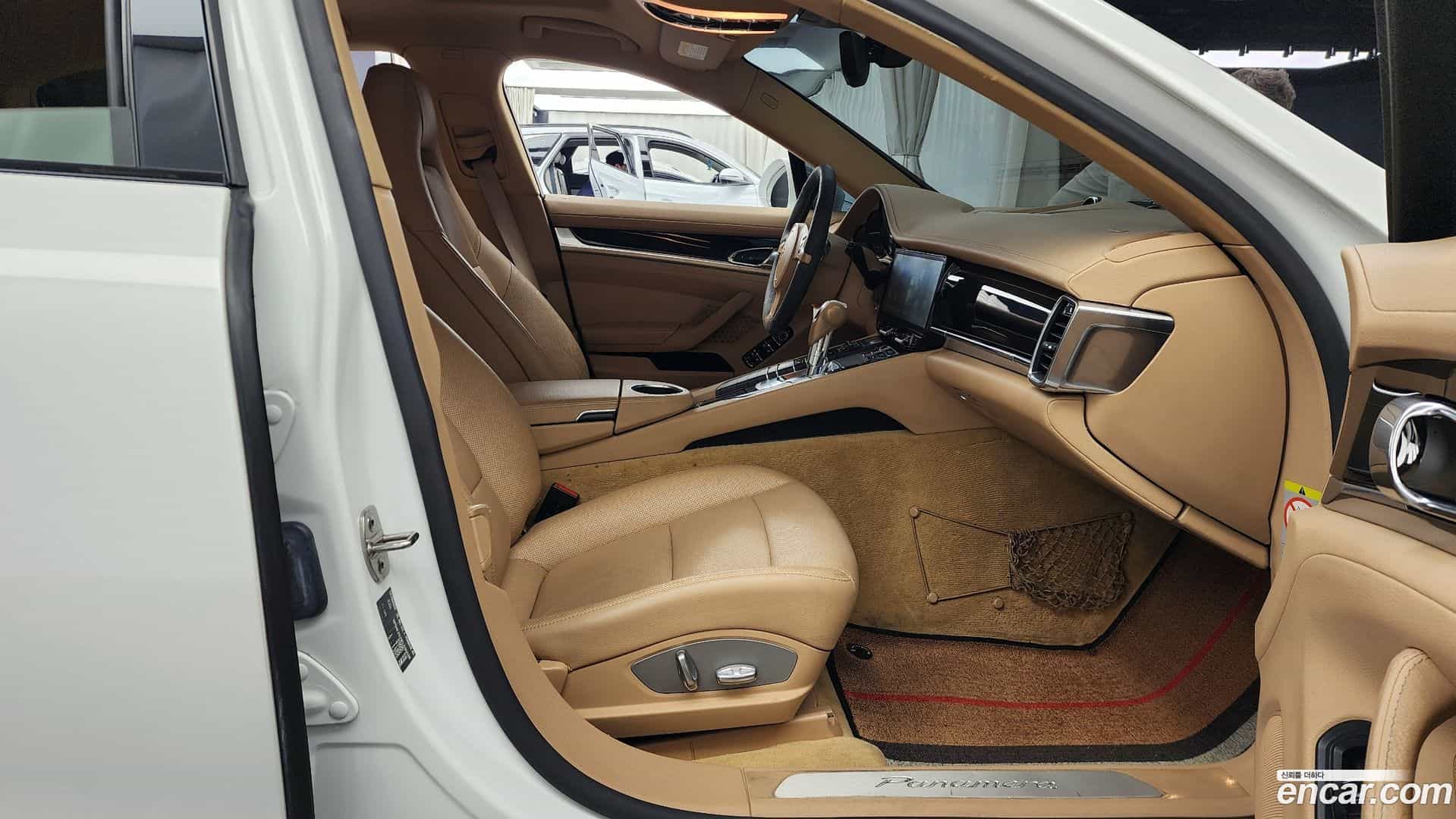 Panamera Porsche 2013.10-OPTION-015