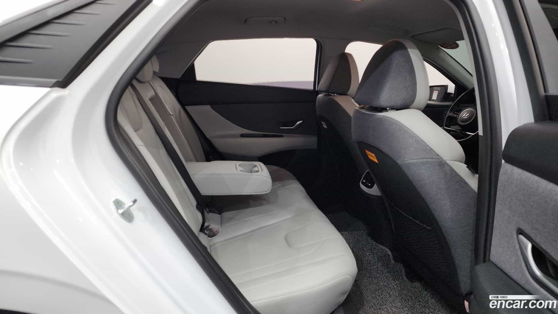 AVANTE Hyundai 2023.2-INNER-036