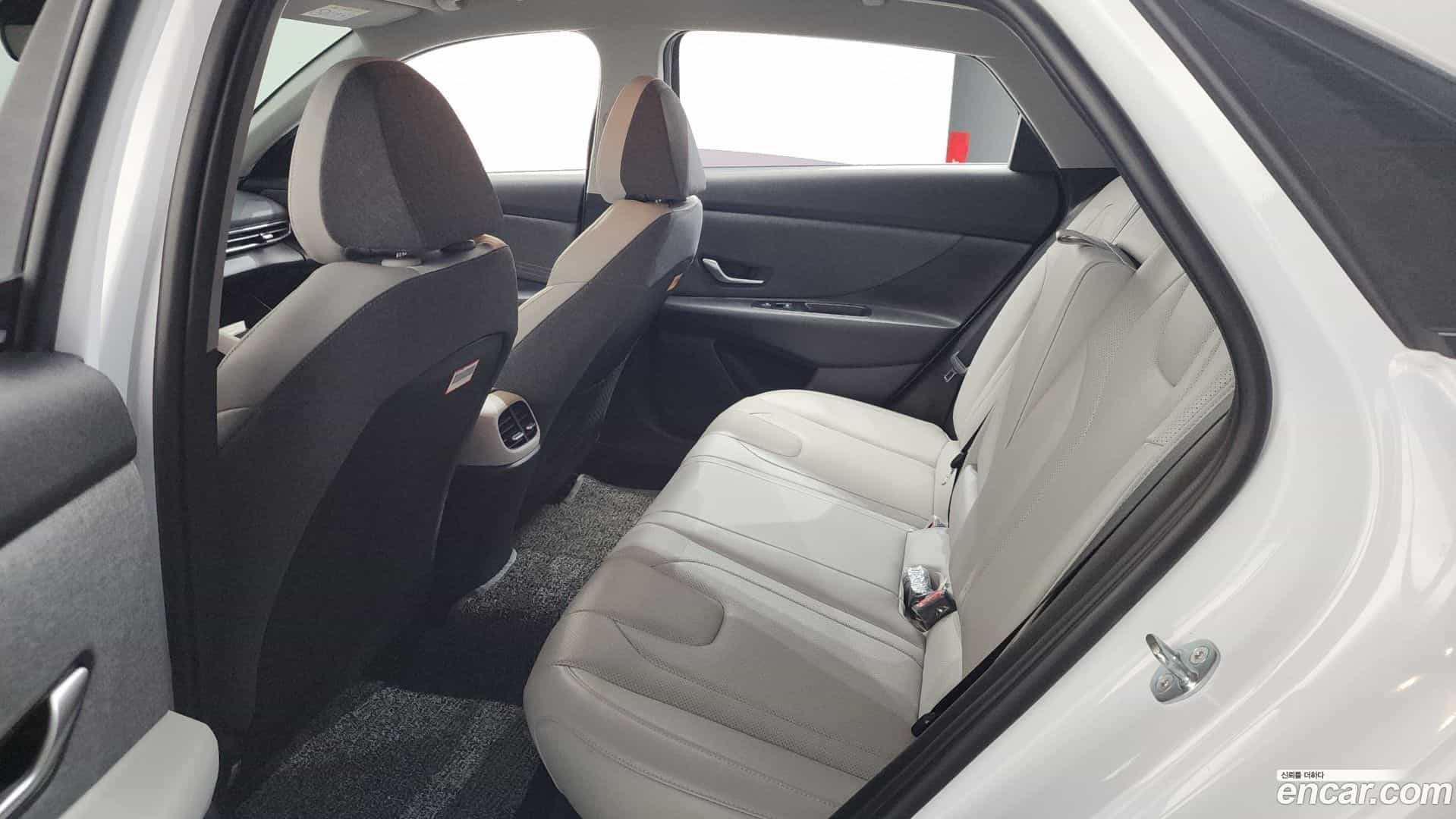 AVANTE Hyundai 2023.2-OPTION-043