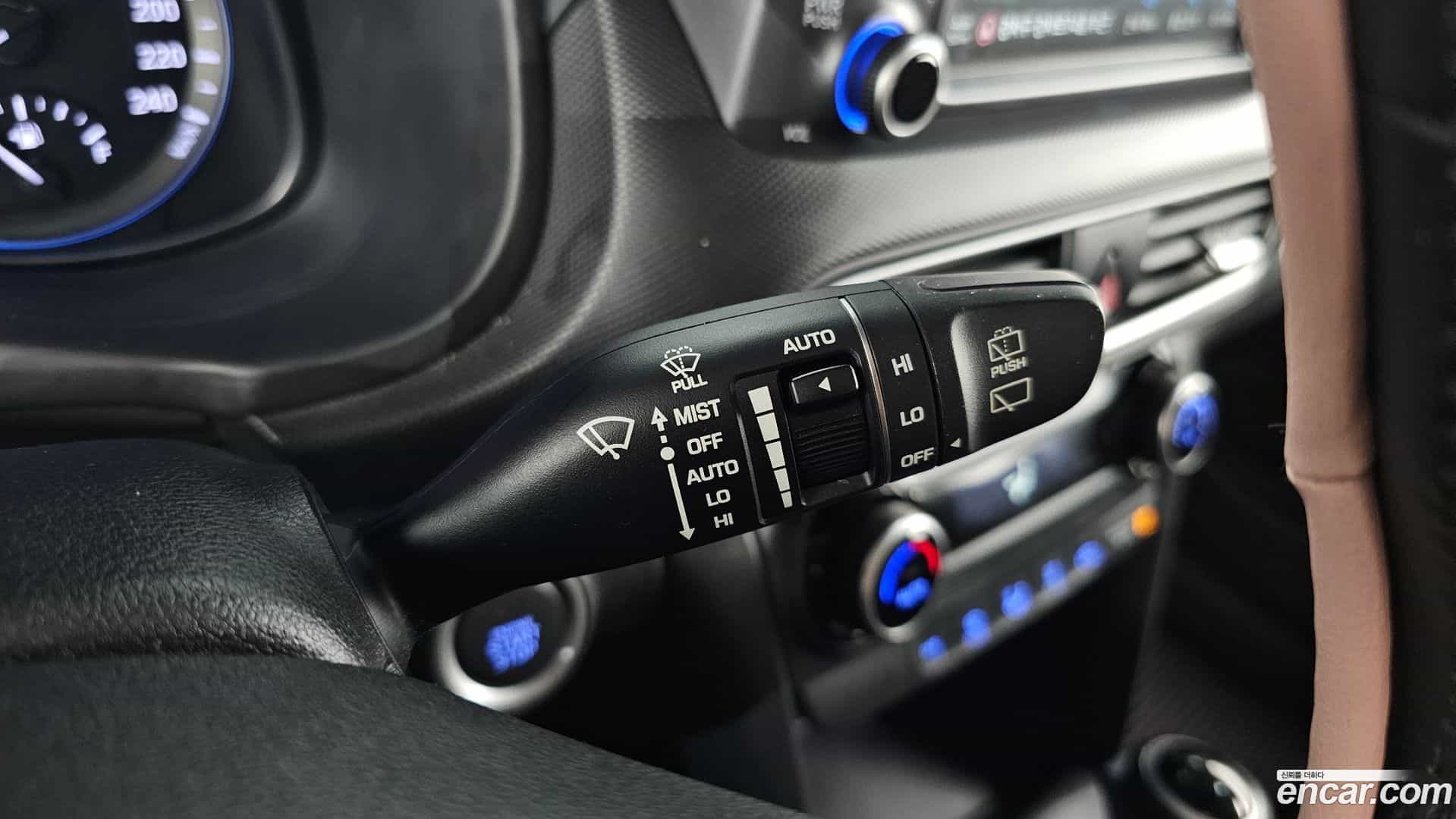 Kona Hyundai 2018.3-OPTION-041
