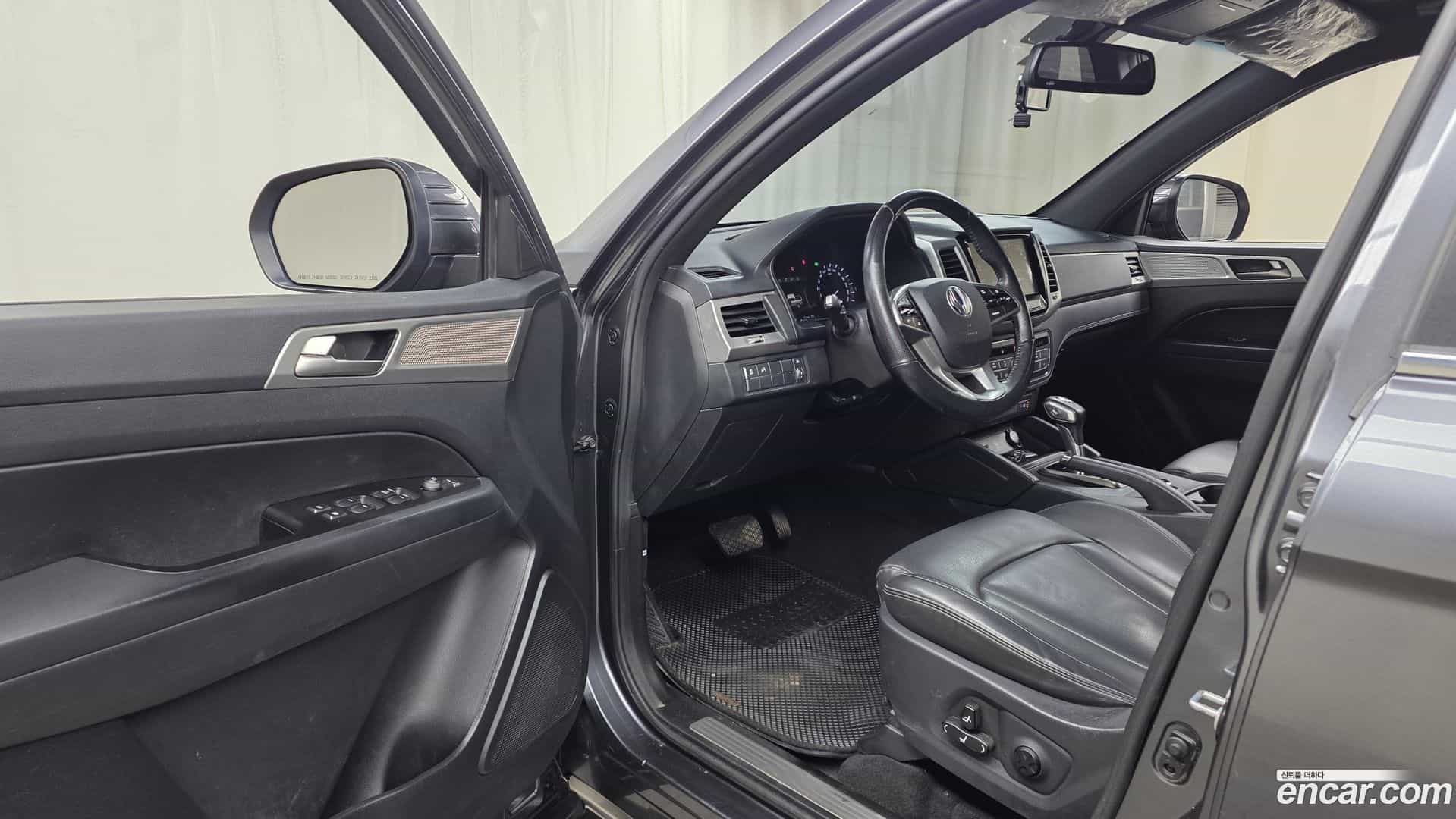 Rexton KG Mobility 2019.8-INNER-010