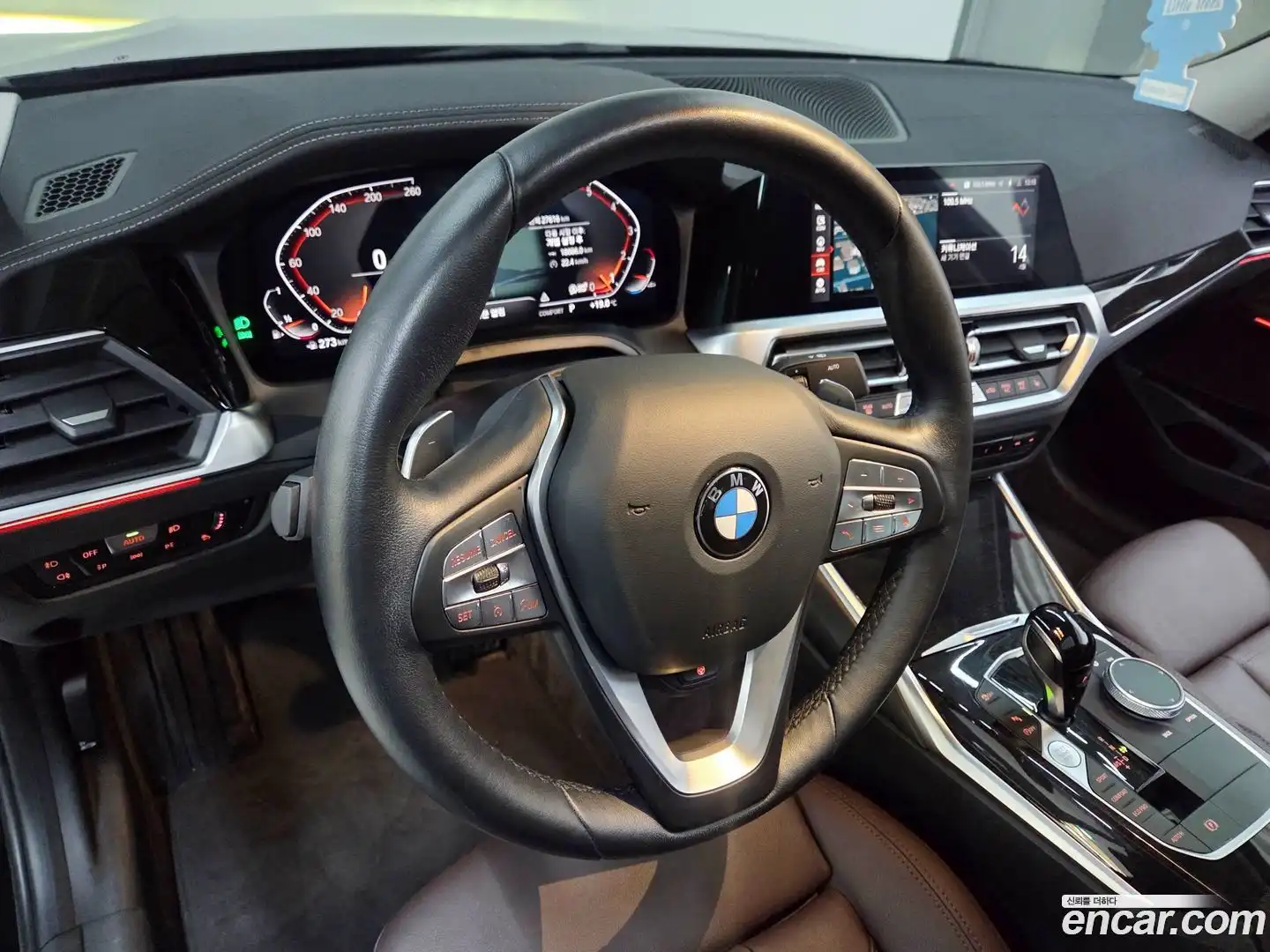 3-Series BMW 2022.3-INNER-010