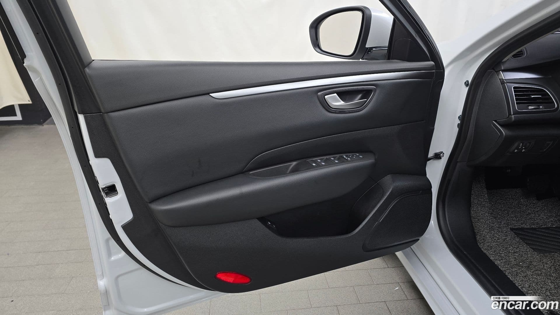Main__Slider__Photo:SM6 Renault Korea 2022.0-23