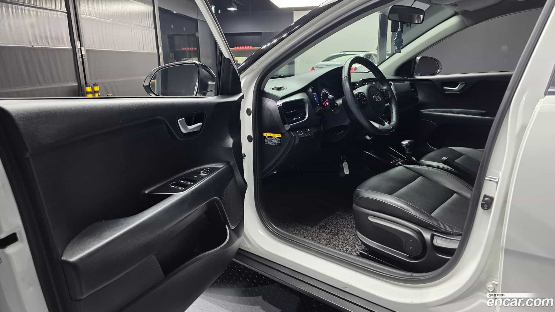 Stonic Kia 2018.0-INNER-010