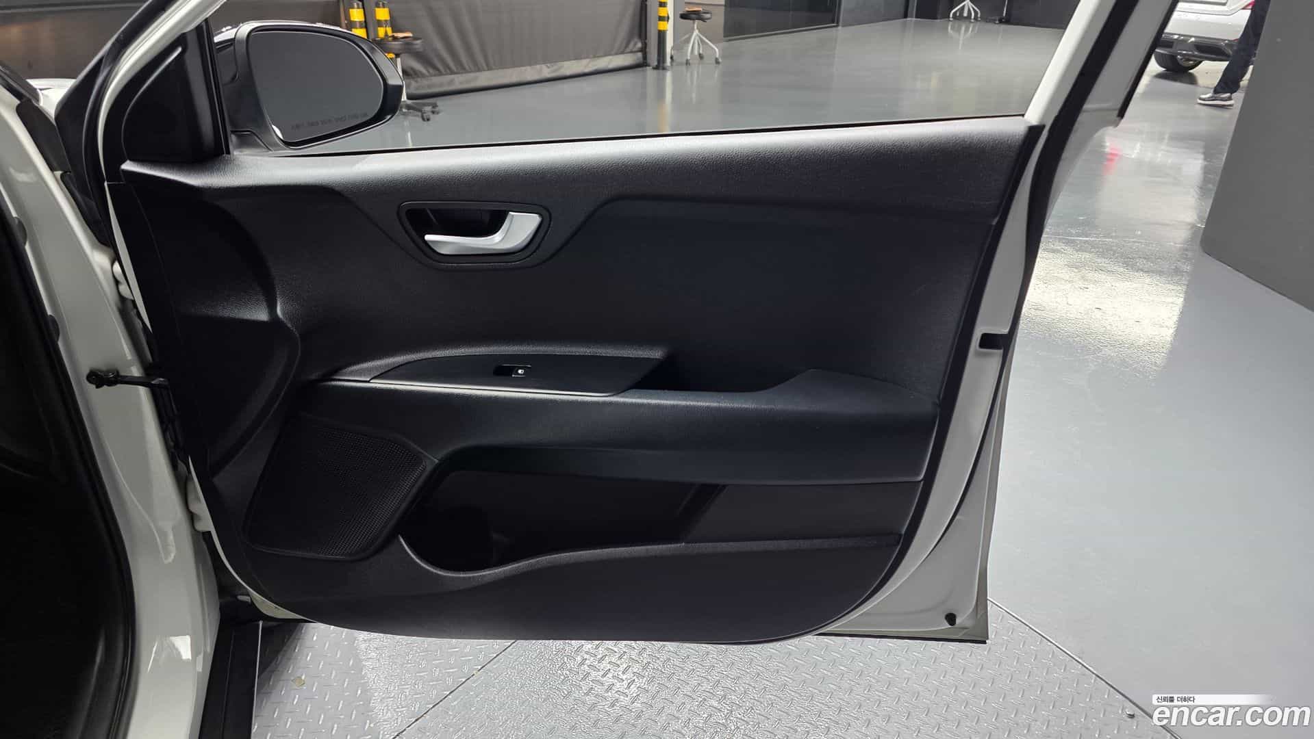 Stonic Kia 2018.0-INNER-035