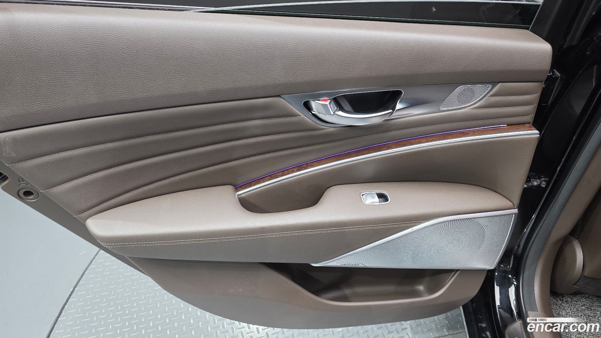 Main__Slider__Photo:K9 Kia 2018.9-24