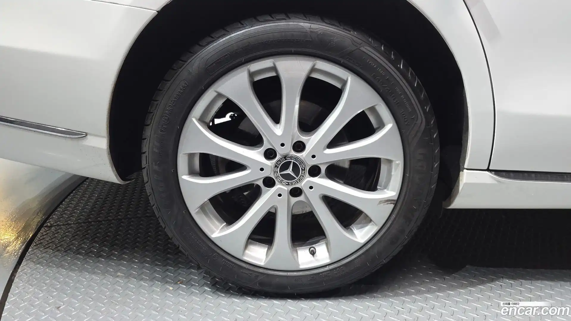 E-Class Mercedes-Benz 2017.9-OUTER-005
