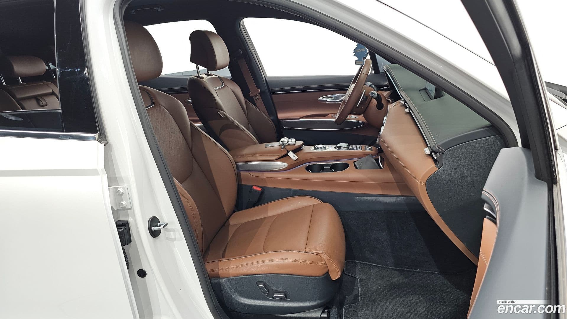 Main__Slider__Photo:GV70 Genesis 2022.11-10