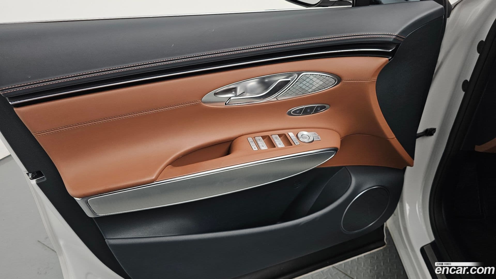 Main__Slider__Photo:GV70 Genesis 2022.11-23