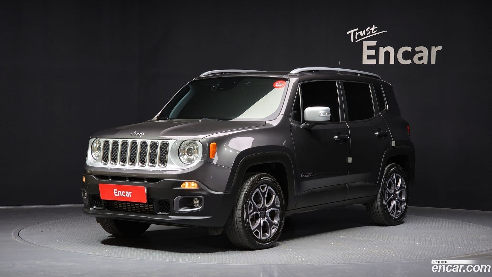 Main__Slider__Photo:Renegade Jeep 2018.11-0