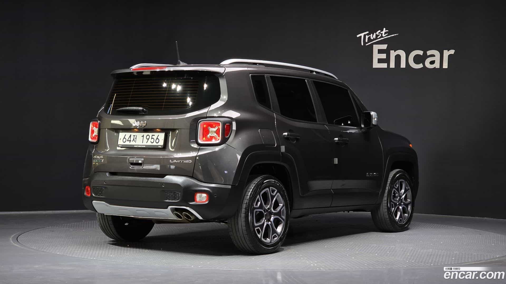 Renegade Jeep 2018.11-OUTER-002