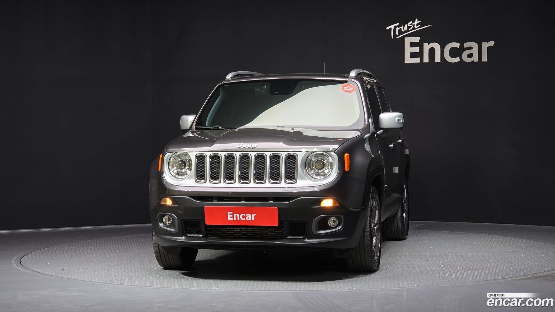 Main__Slider__Photo:Renegade Jeep 2018.11-2
