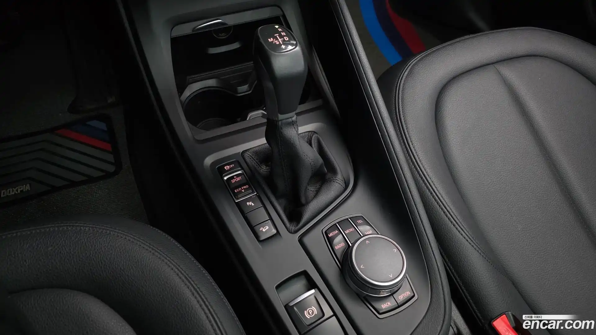 X1 BMW 2017.6-INNER-009