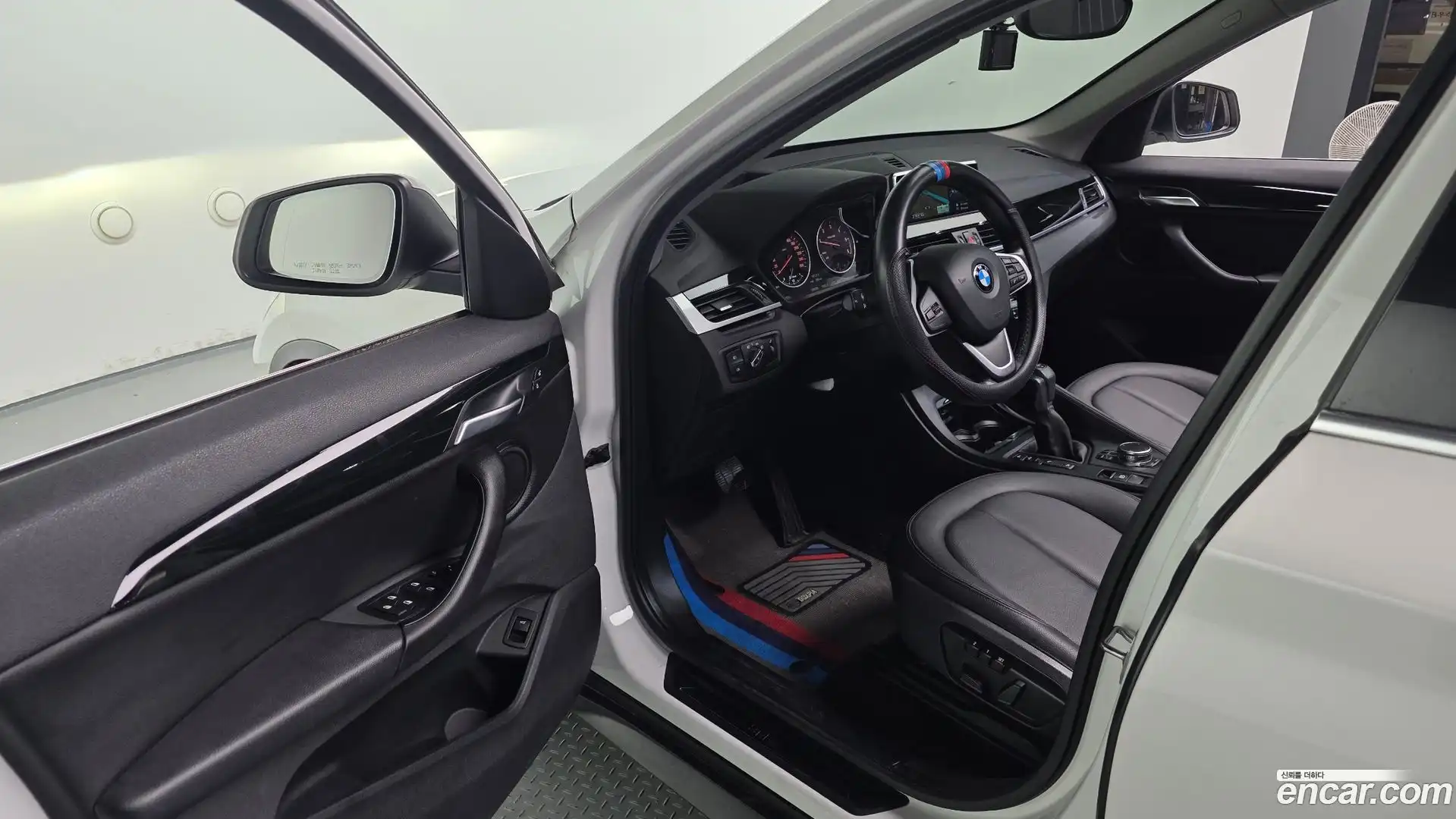X1 BMW 2017.6-INNER-010