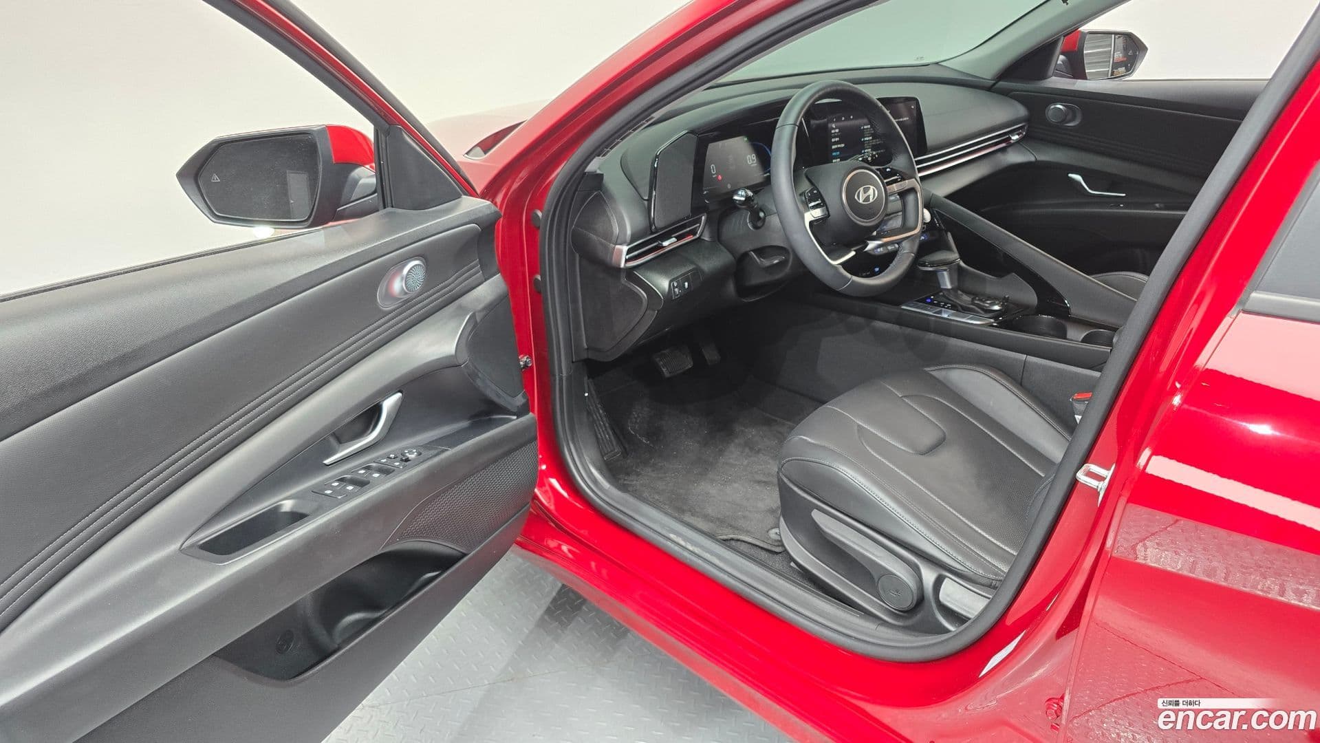 Main__Slider__Photo:AVANTE Hyundai 2024.10-9