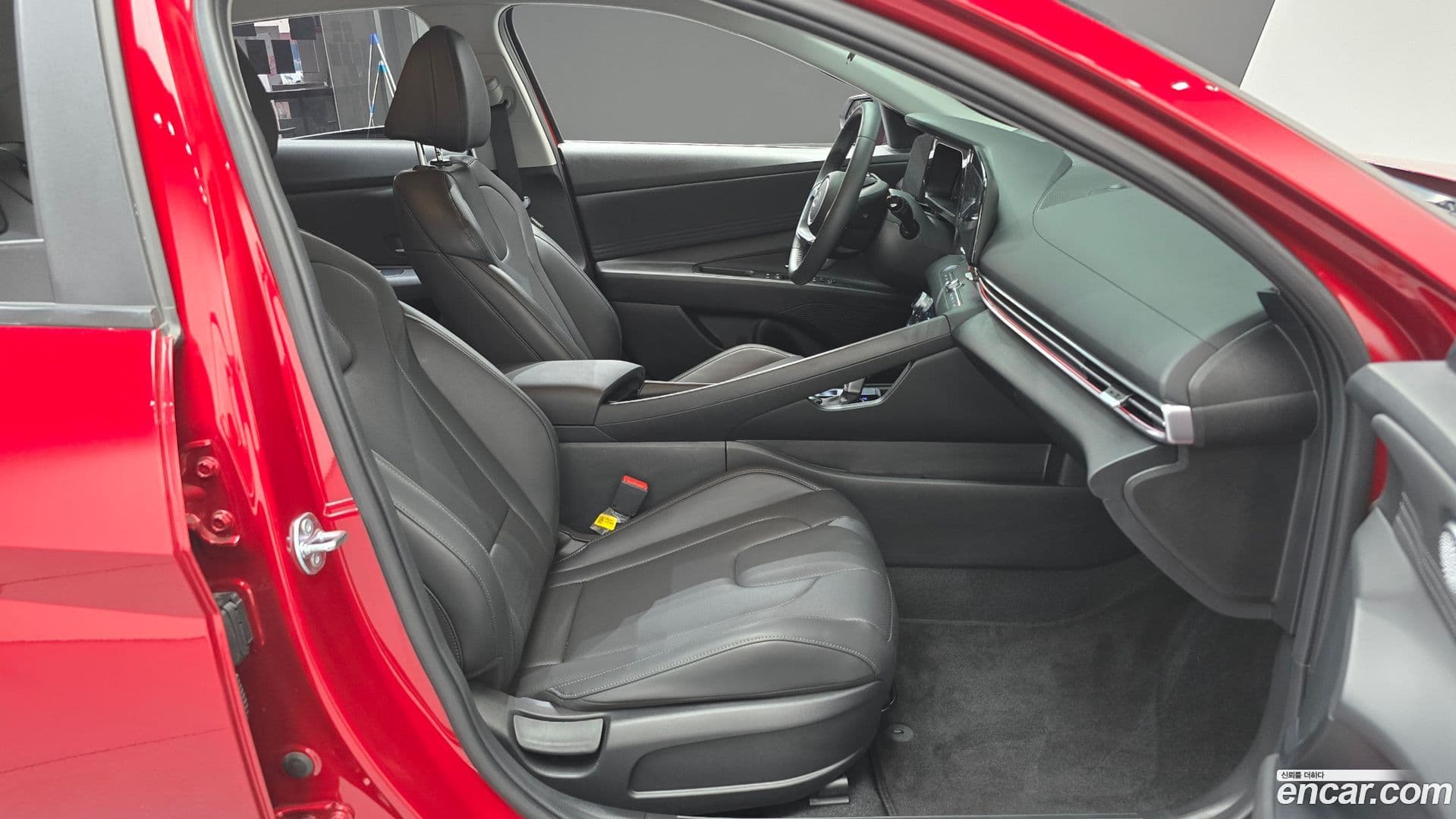 Main__Slider__Photo:AVANTE Hyundai 2024.10-10