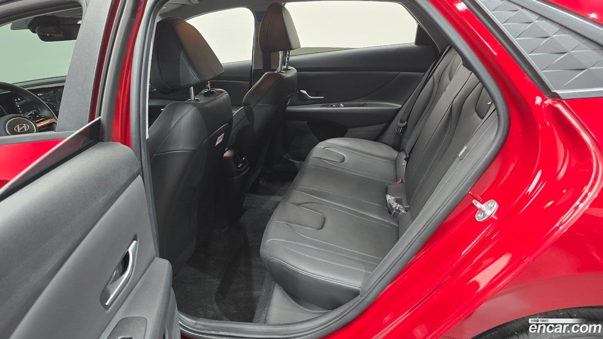 Main__Slider__Photo:AVANTE Hyundai 2024.10-11