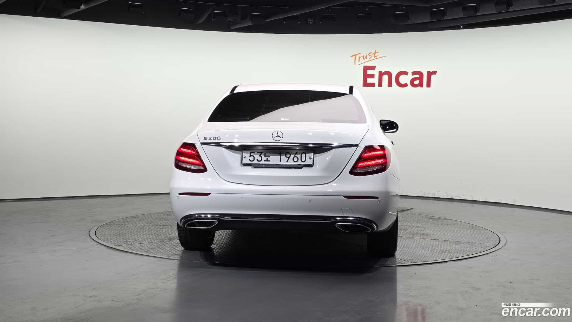 E-Class Mercedes-Benz 2018.7-OUTER-004