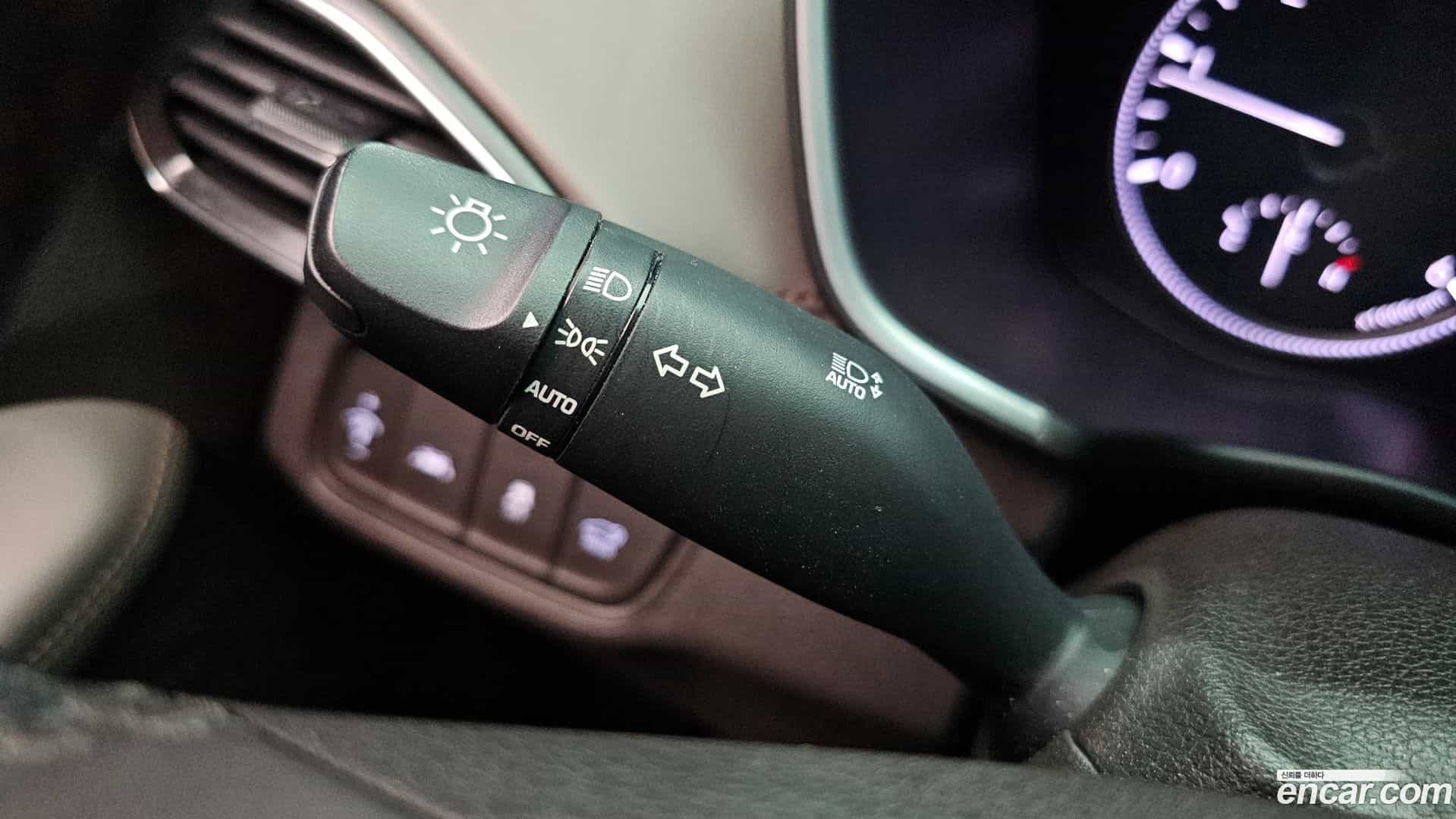 Santafe Hyundai 2018.2-OPTION-041