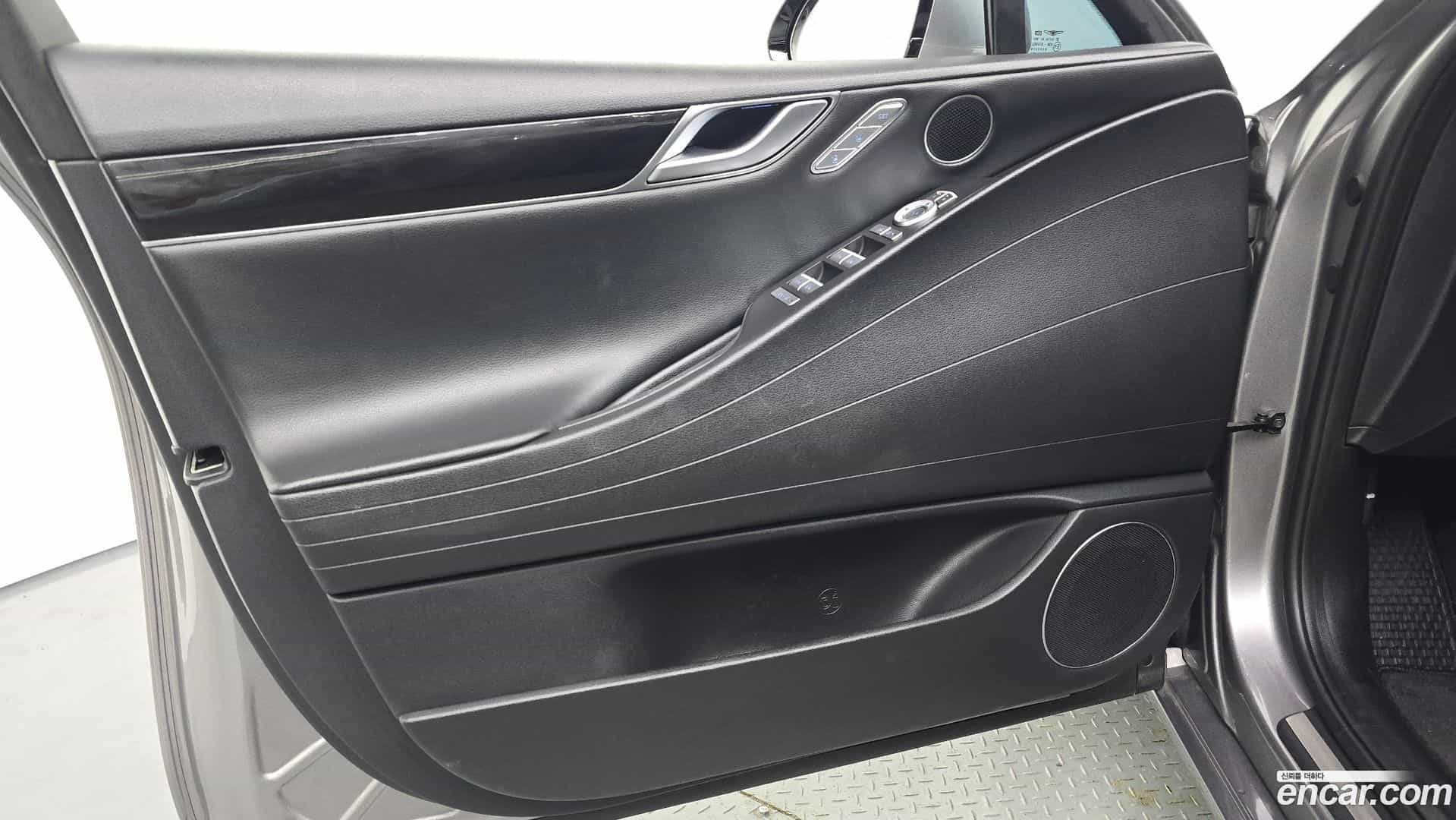 G80 Genesis 2021.11-INNER-034